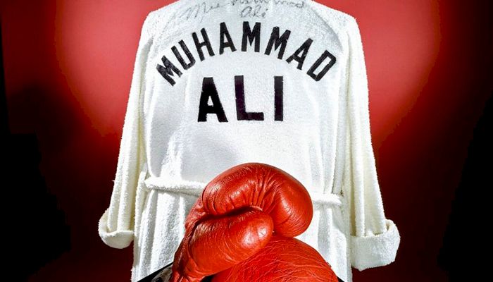 Jubah Ikonik Muhammad Ali saat Tarung Lawan Sonny Liston Dilelang dengan Harga Mulai Rp7,15 Miliar